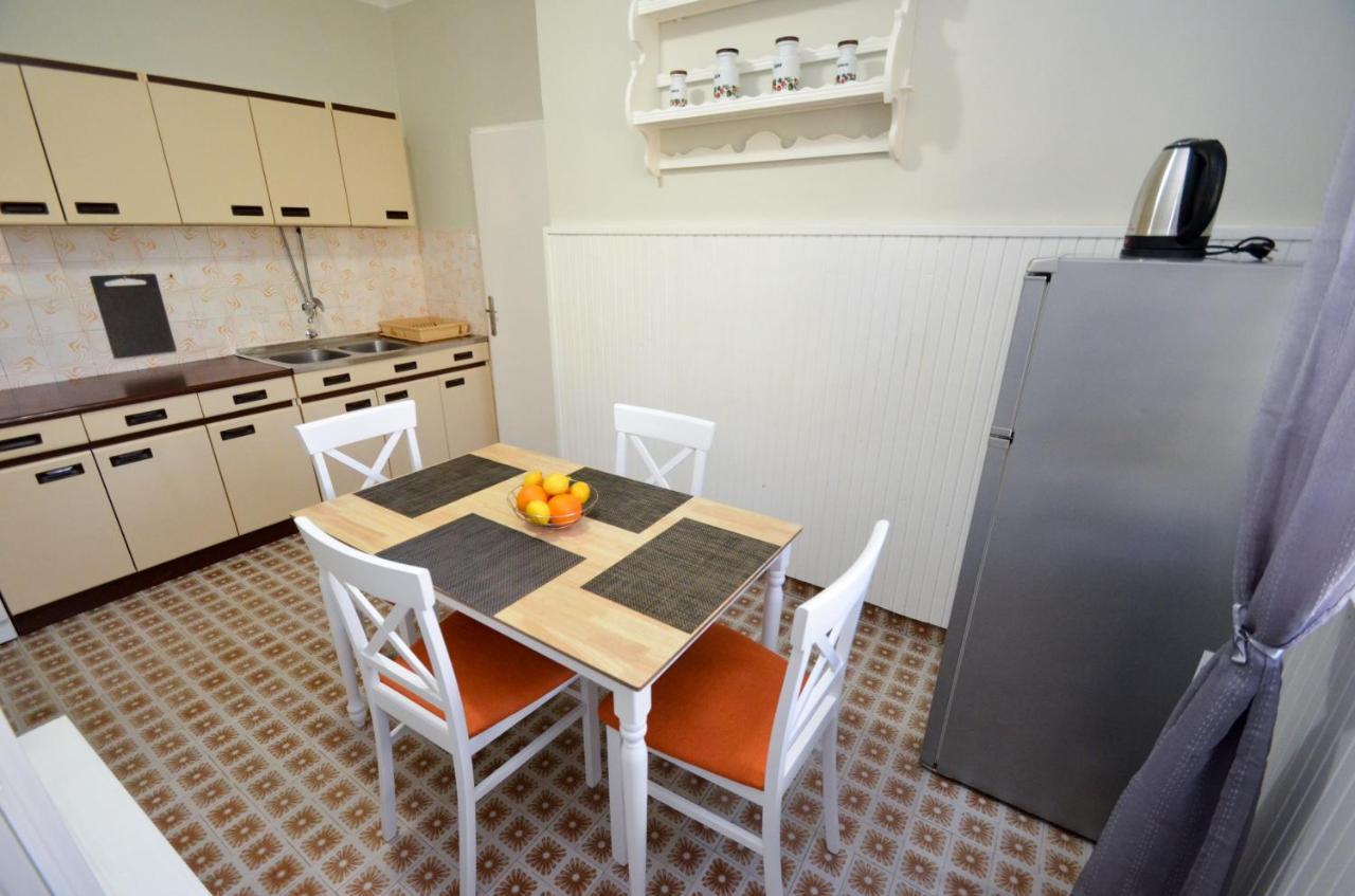 Red House Apartment كوتور المظهر الخارجي الصورة