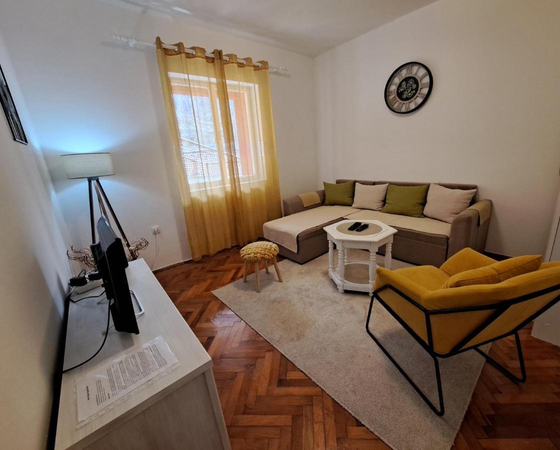 Red House Apartment كوتور المظهر الخارجي الصورة
