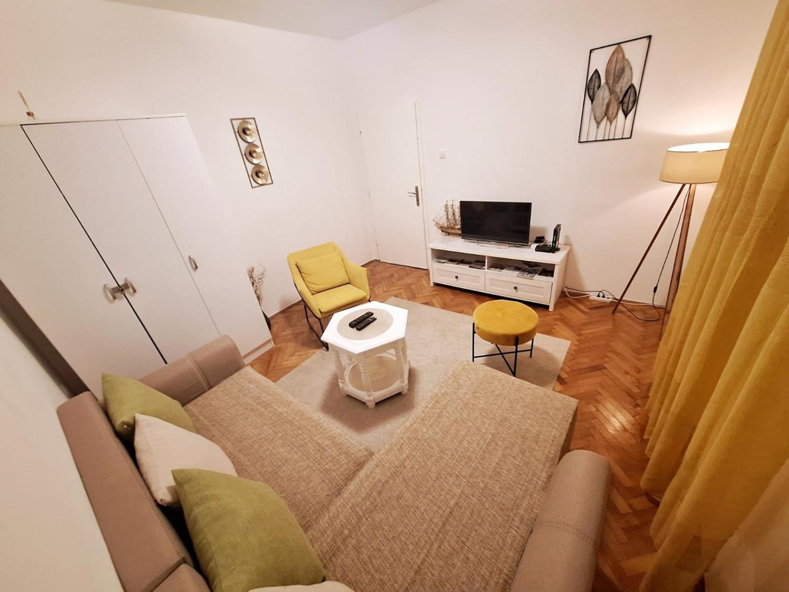 Red House Apartment كوتور المظهر الخارجي الصورة