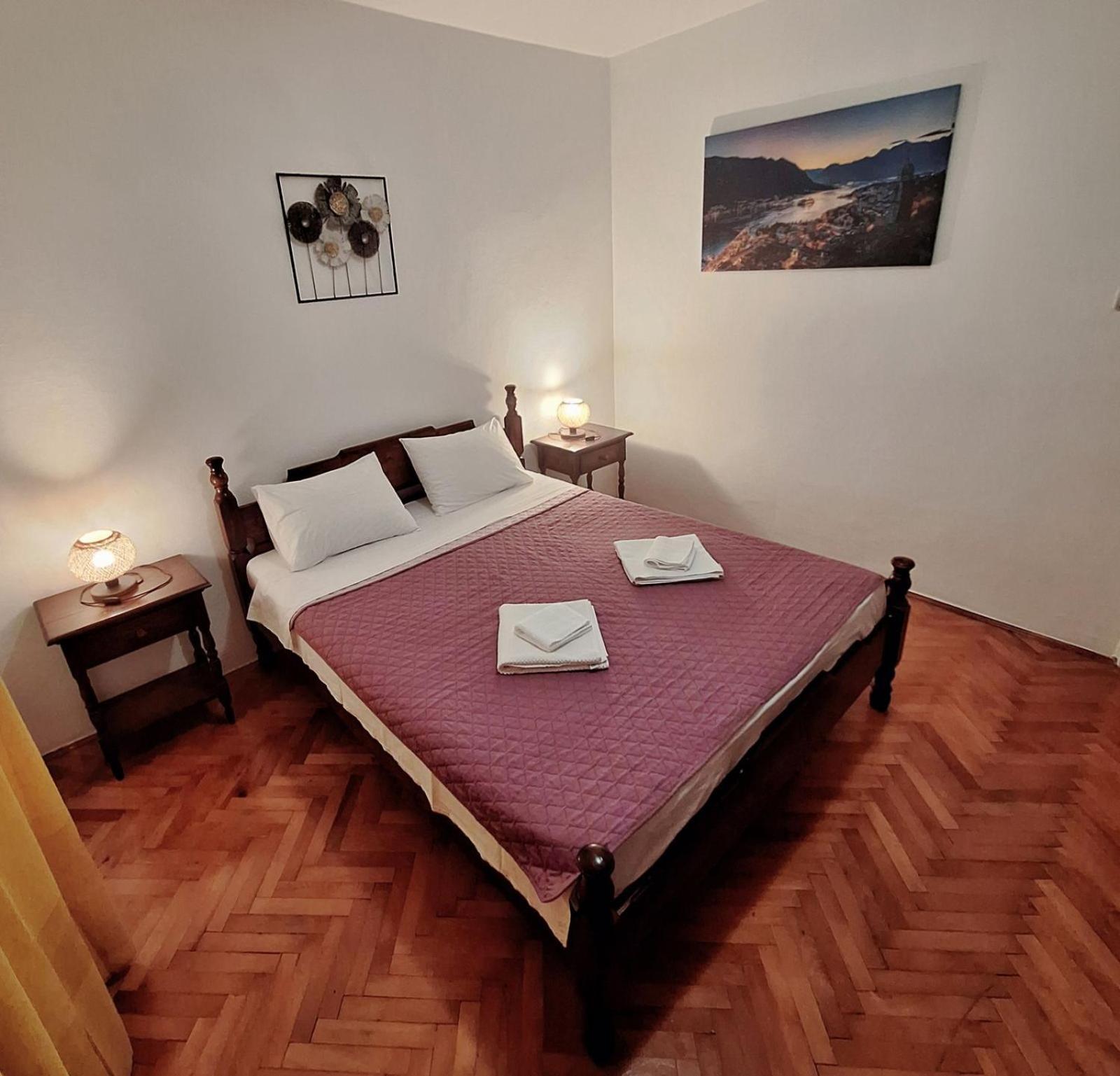 Red House Apartment كوتور المظهر الخارجي الصورة