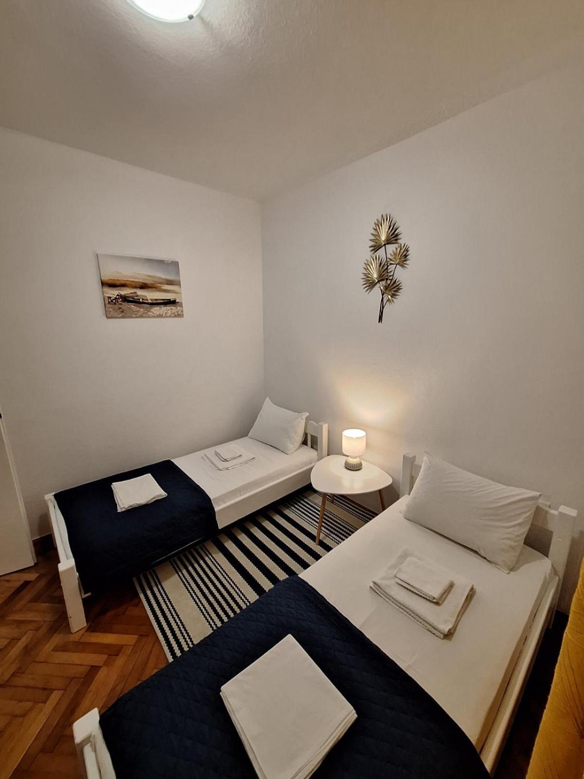 Red House Apartment كوتور المظهر الخارجي الصورة