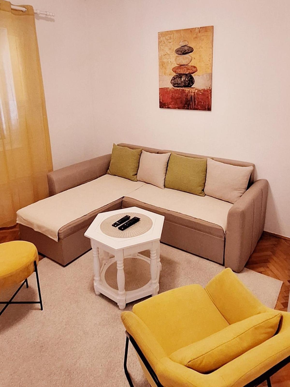 Red House Apartment كوتور المظهر الخارجي الصورة