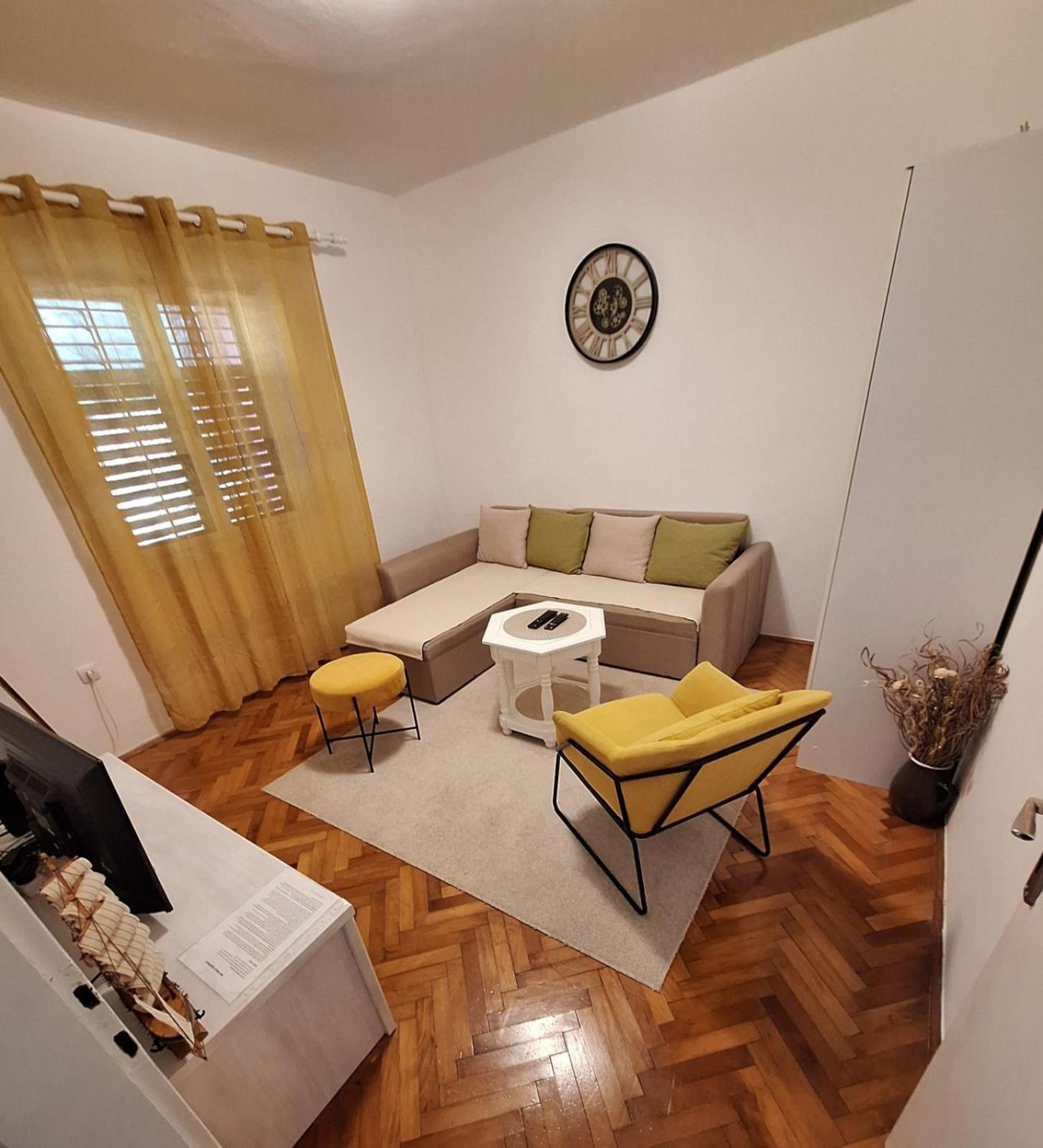 Red House Apartment كوتور المظهر الخارجي الصورة